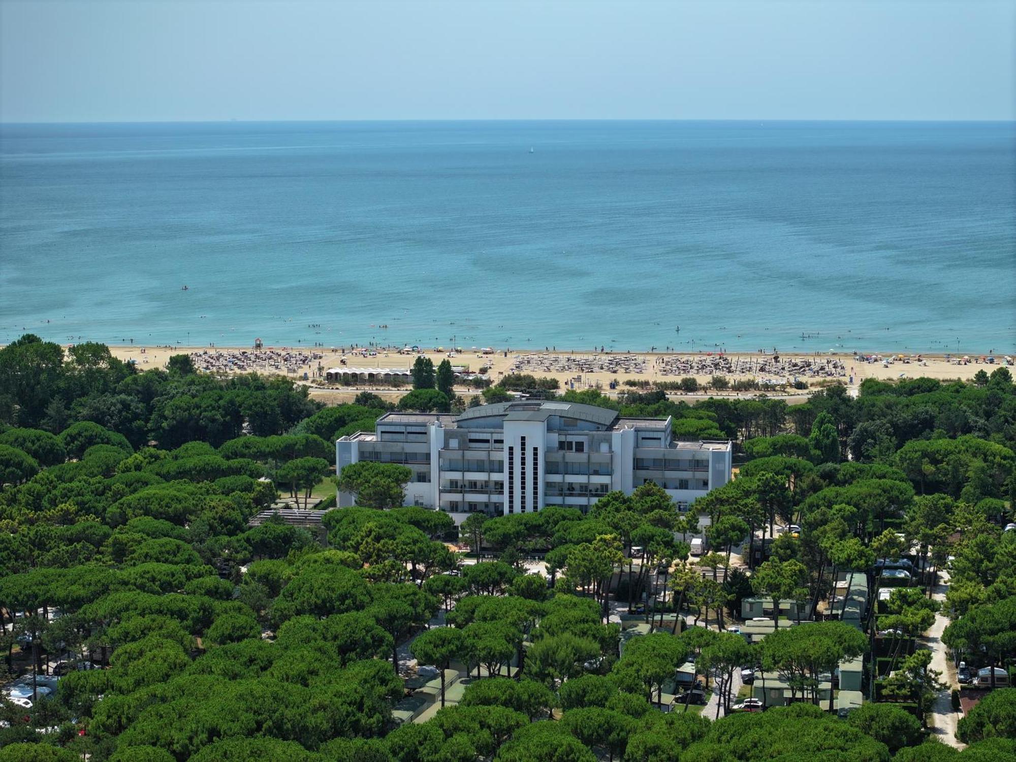 Il Tridente Hotel Бибионе Экстерьер фото