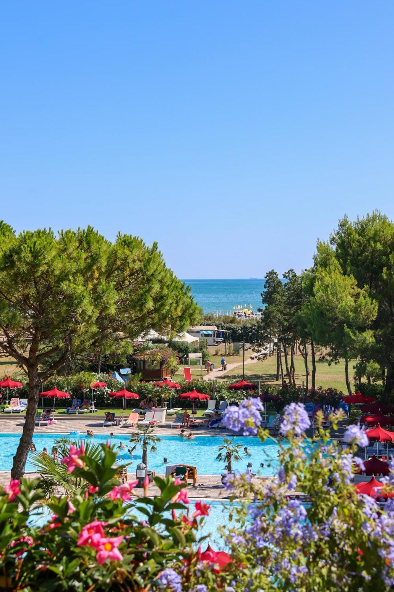 Il Tridente Hotel Бибионе Экстерьер фото
